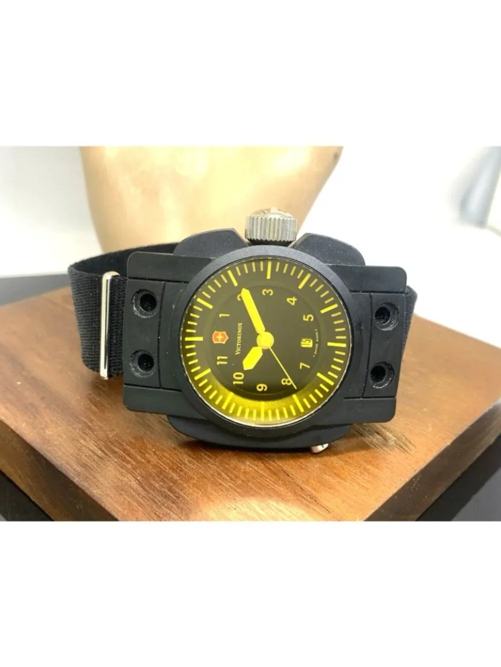 Victorinox Swiss Army Men's Watch Vintage Yellow Crystal Swiss Quartz Nylon 47mm